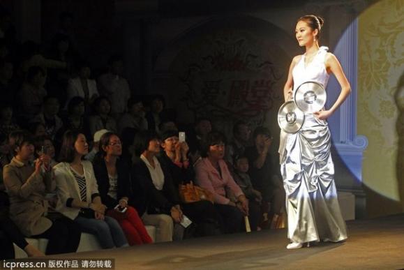 ���»���ʱװ�� ��Ц����ʱװ��