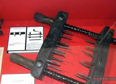 ���̱�̬ ͼ�ҹŴ���������Ů�˵Ĳп��̾ߣ�