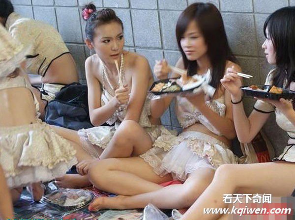 �̵���Ů���ֲ�����̬��Ϊ ��������(��ͼ62P)